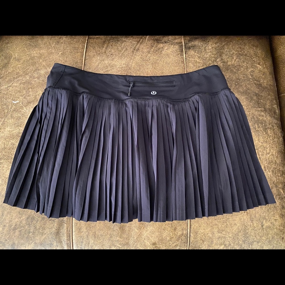 LULULEMON ATHLETICA - Pleated Skirt, Size 10